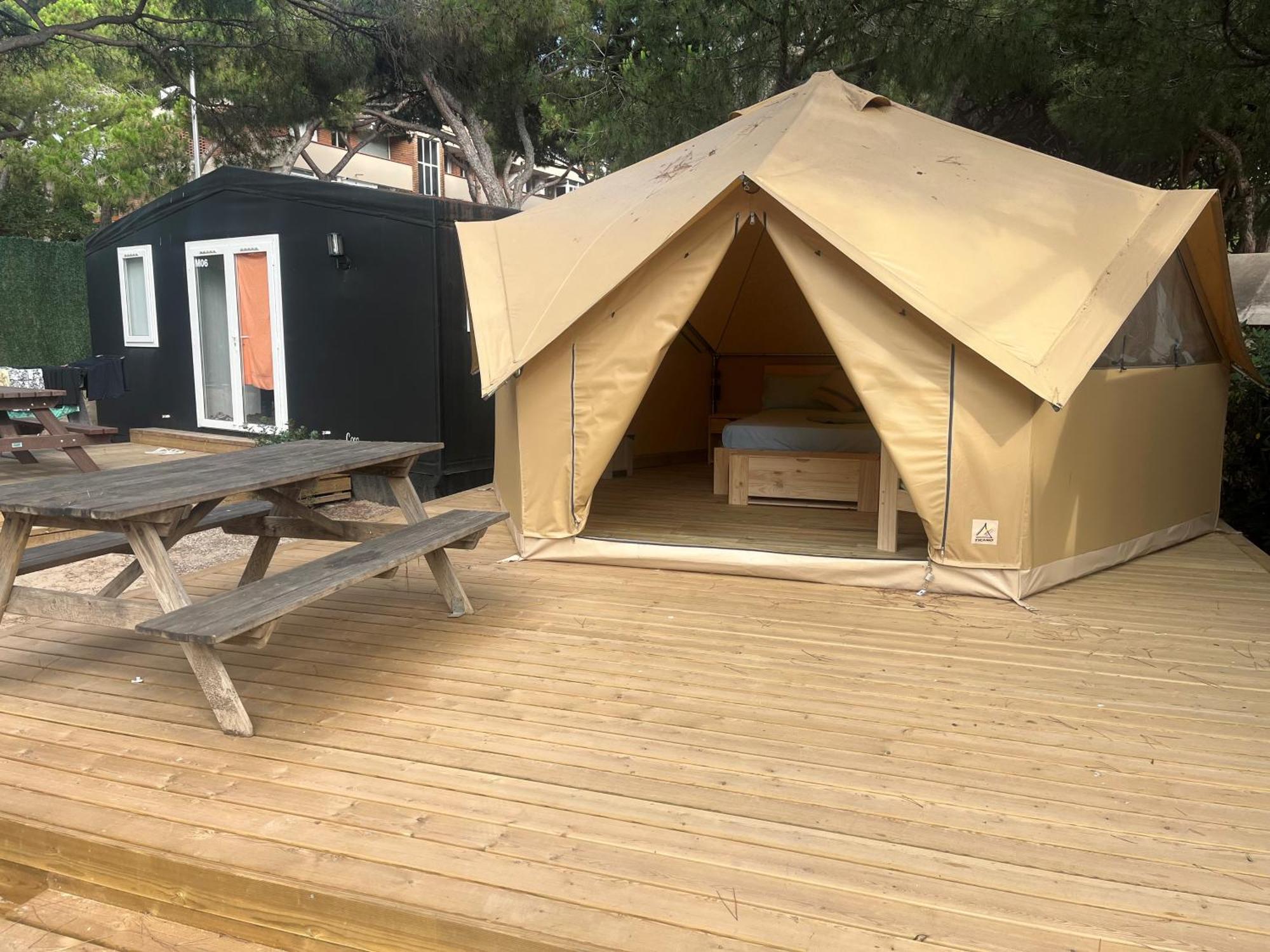 Camping 3 Estrellas Gava Exterior photo